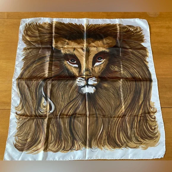 BOGO Lion Scarf Glentex vintage 27” x  26.5” - Picture 3 of 3